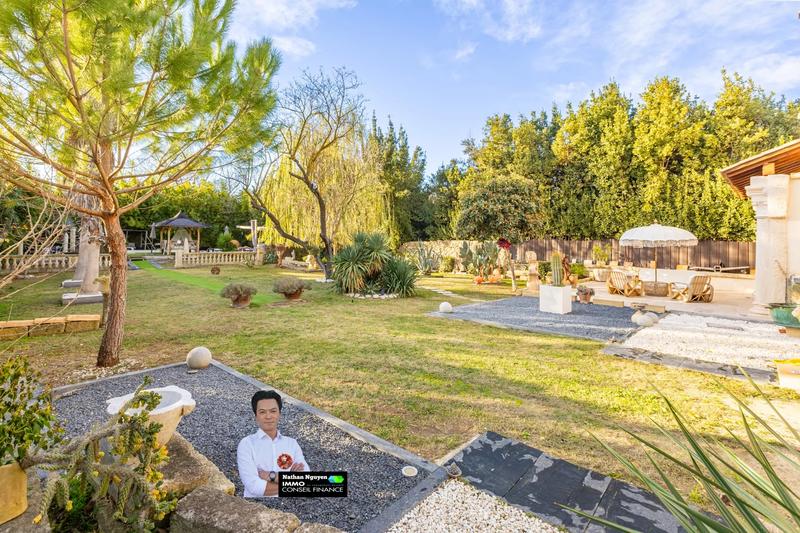 Mas - 303 m² - 9 pièces