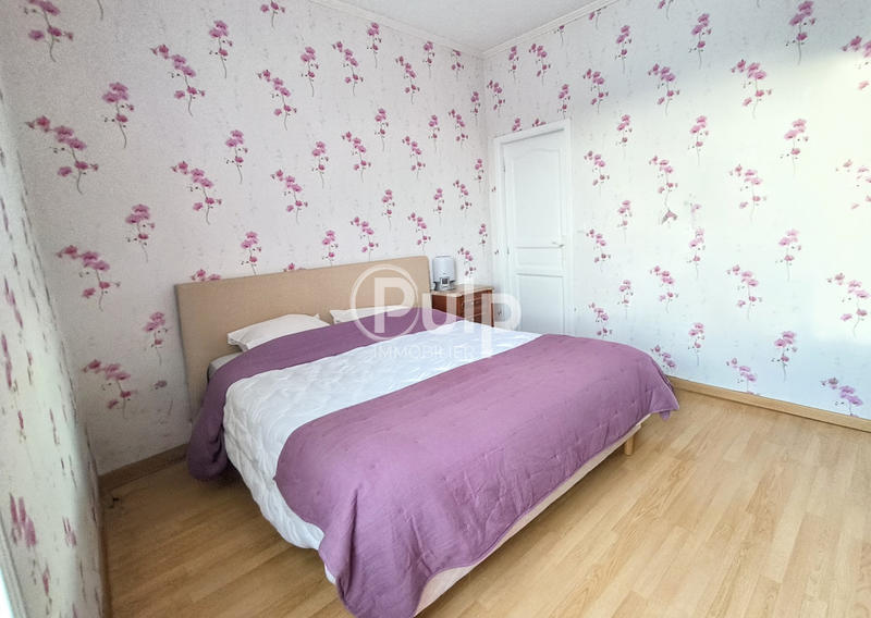 Maison - 210 m² - 6 pièces