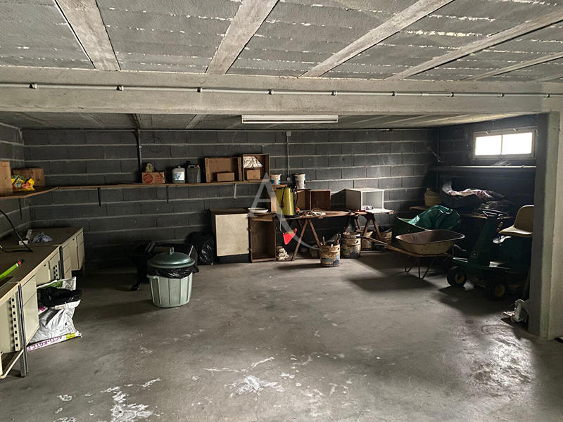 Maison - 260 m² - 9 pièces