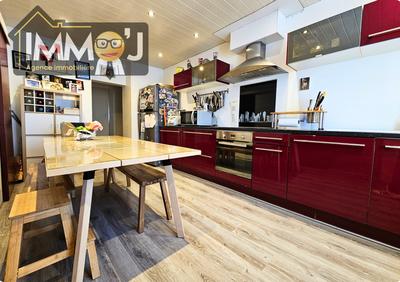 Maison - 95 m² - 6 pièces