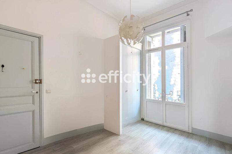 Appartement - 131 m² - 6 pièces
