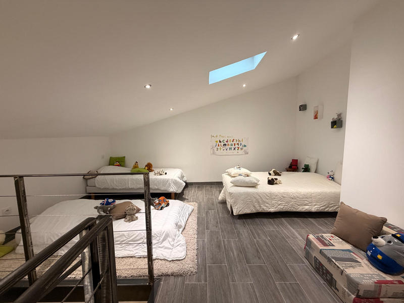 Maison - 185 m² - 5 pièces