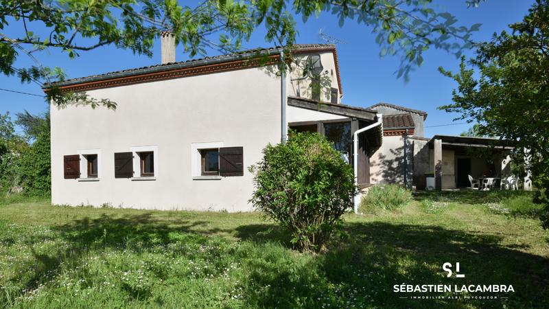 Maison - 186 m² - 8 pièces