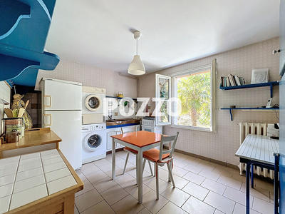 Maison - 263 m² - 10 pièces