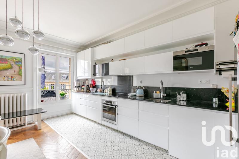 Appartement - 151 m² - 6 pièces