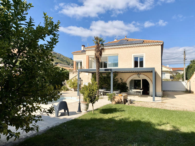 Maison - 182 m² - 6 pièces