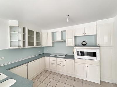 Maison - 239 m² - 8 pièces