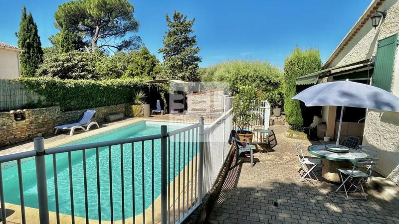 Villa - 100 m² - 5 pièces