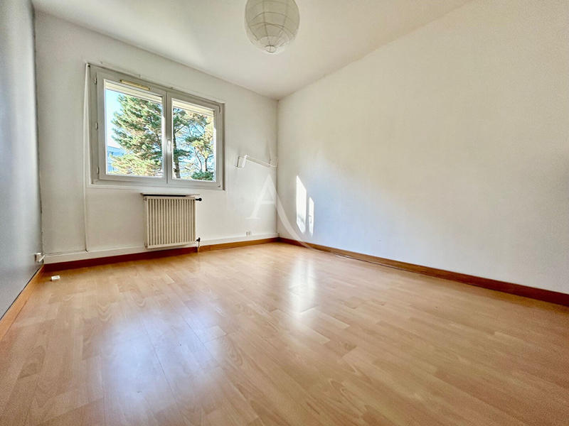 Appartement - 97 m² - 4 pièces