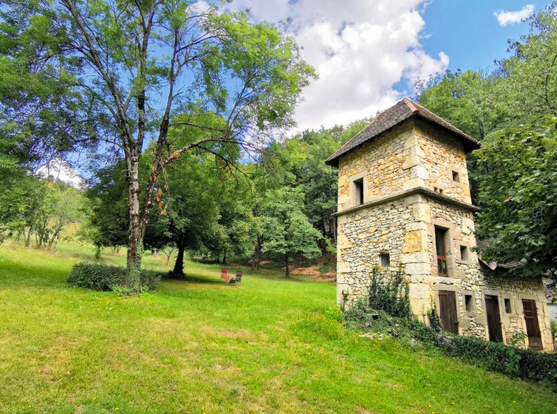 Propriété - 658 m² - 19 pièces