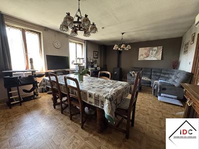 Maison - 213 m² - 3 pièces