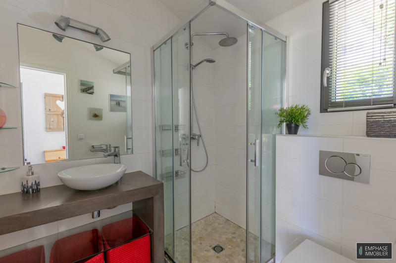 Maison contemporaine - 204 m² - 7 pièces