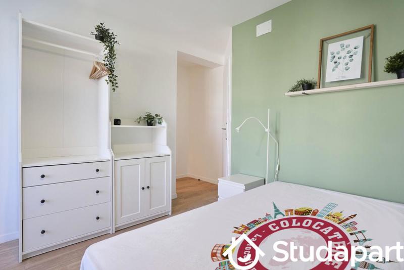 Chambre - 11 m² - 1 pièce