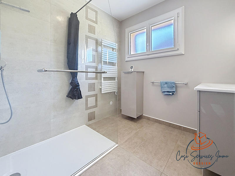 Villa - 200 m² - 7 pièces