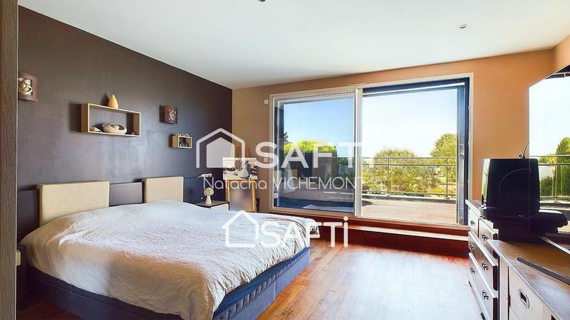 Maison - 423 m² - 17 pièces