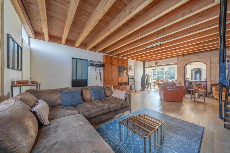 Maison - 202 m² - 5 pièces