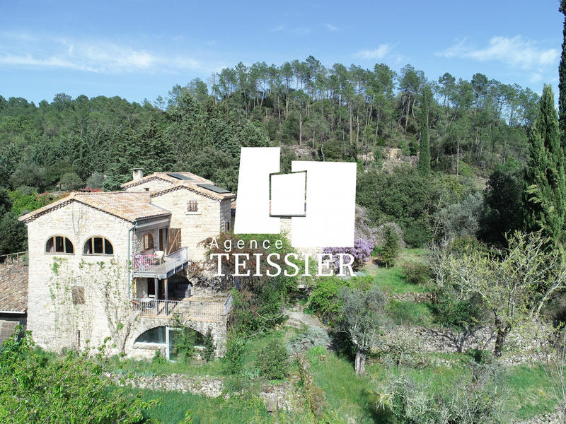 Maison - 204 m² - 8 pièces