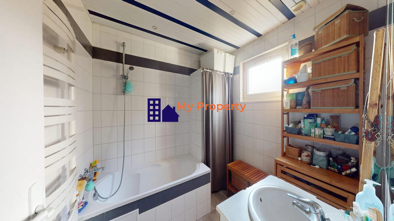 Maison traditionnelle - 127 m² - 7 pièces