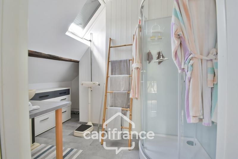 Maison - 220 m² - 6 pièces