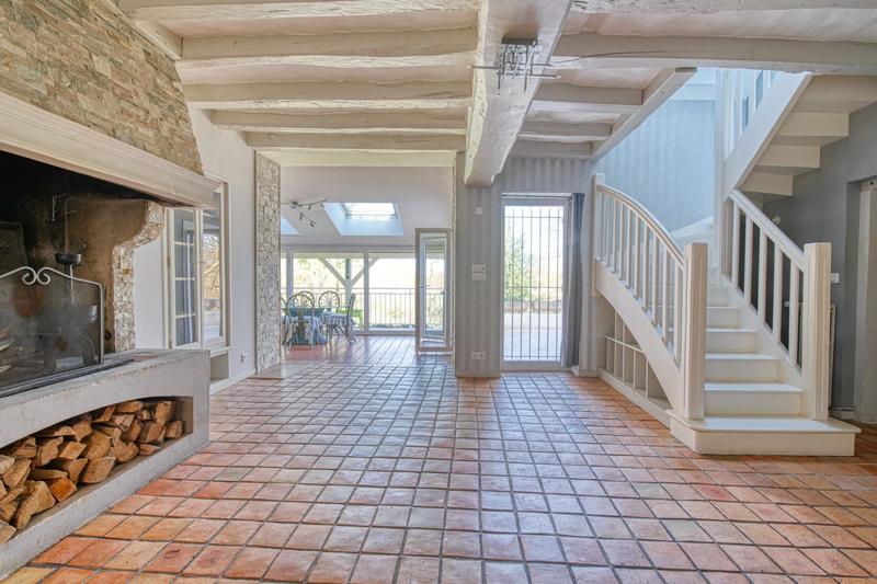 Maison - 230 m² - 7 pièces