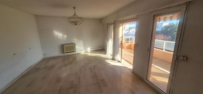 Appartement - 82 m² - 3 pièces