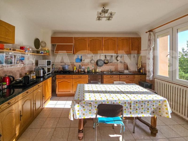 Maison - 179 m² - 7 pièces