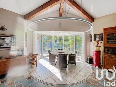 Maison - 242 m² - 9 pièces