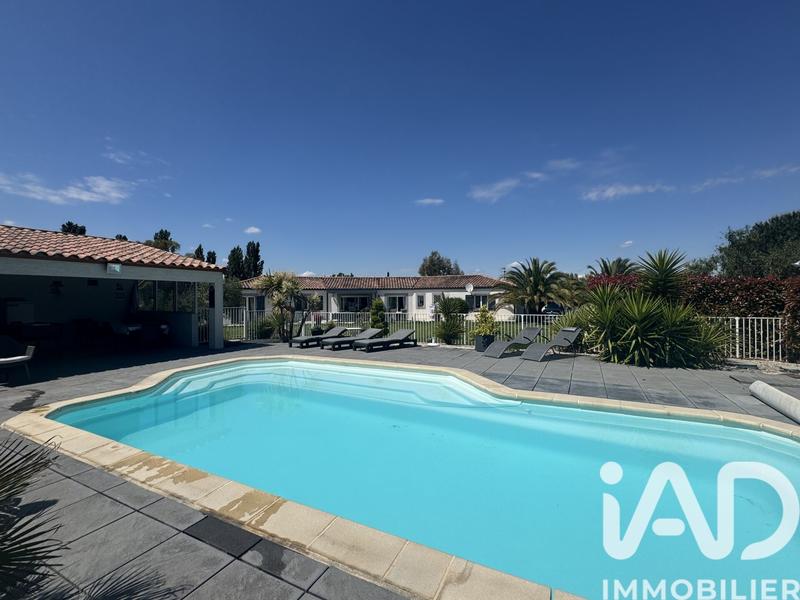 Maison - 241 m² - 8 pièces