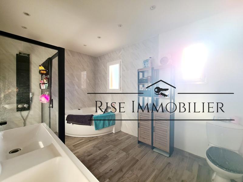 Maison - 93 m² - 4 pièces