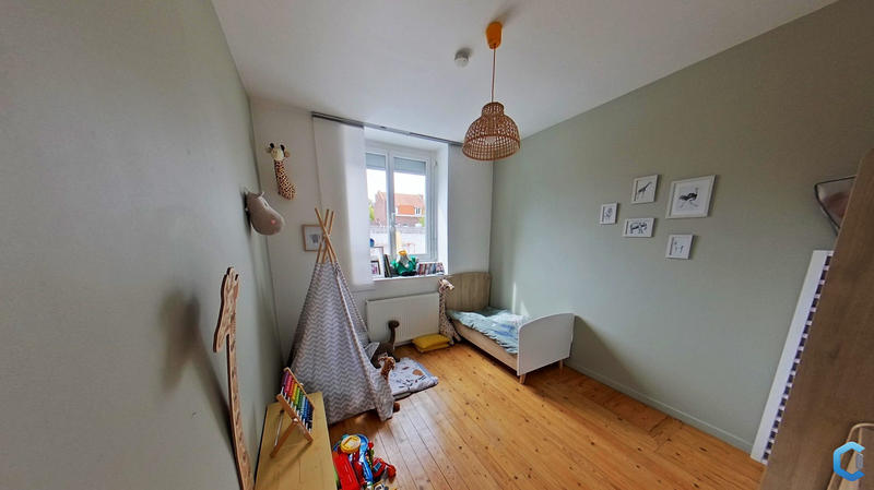 Maison - 90 m² - 4 pièces