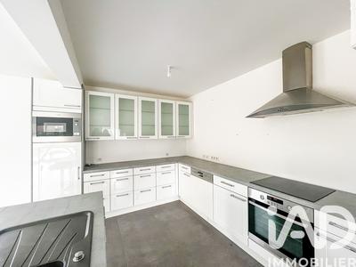 Maison - 204 m² - 7 pièces