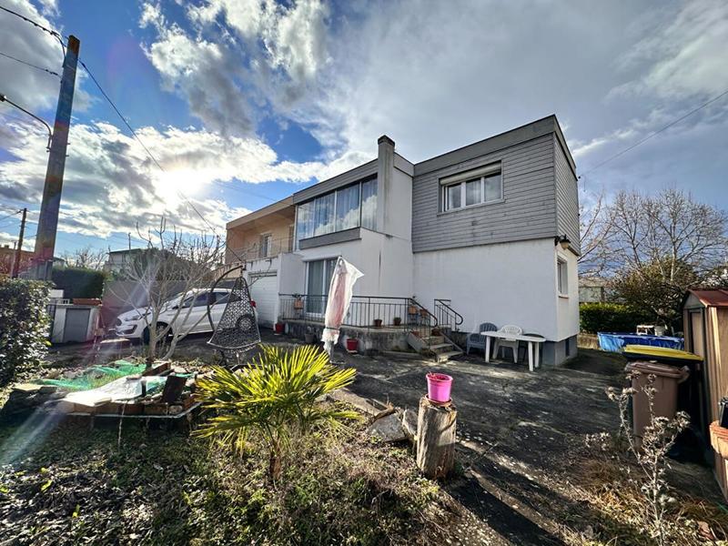 Maison - 99 m² - 5 pièces