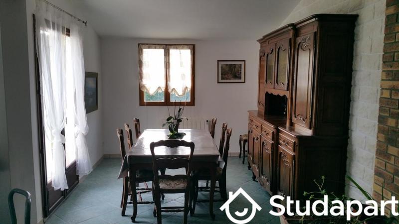 Chambre - 9 m² - 1 pièce