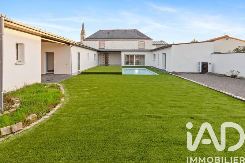 Maison - 257 m² - 8 pièces