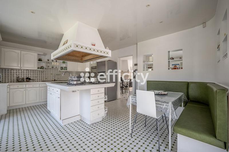 Maison - 179 m² - 6 pièces