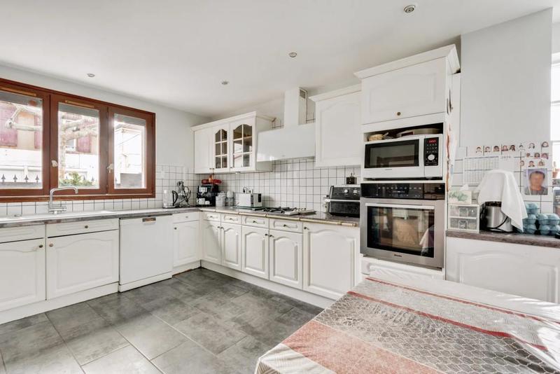 Maison - 211 m² - 8 pièces