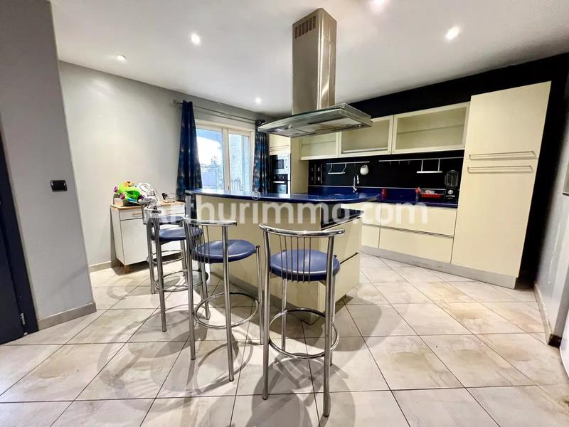 Maison - 170 m² - 6 pièces