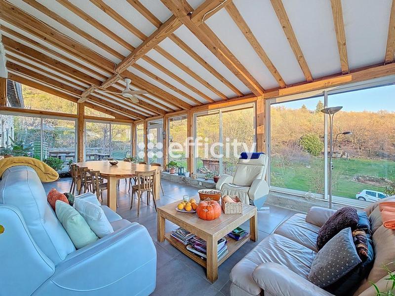 Mas - 300 m² - 11 pièces