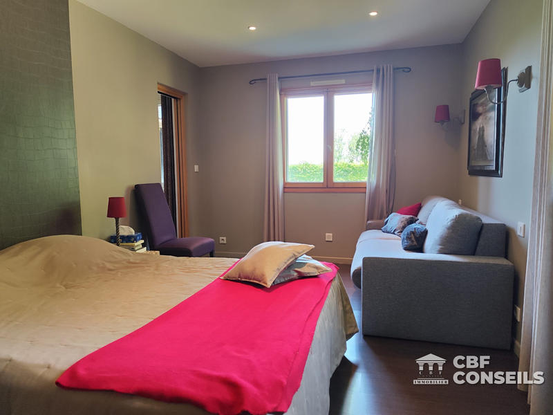 Maison - 200 m² - 8 pièces