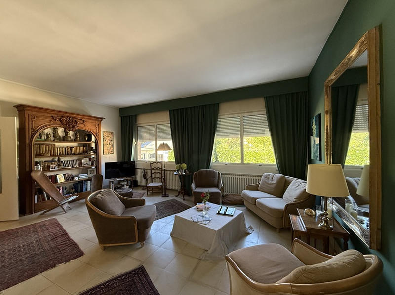 Maison - 198 m² - 8 pièces