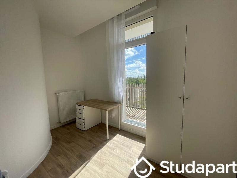 Chambre - 13 m² - 1 pièce