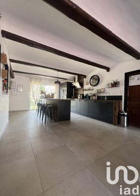 Maison - 260 m² - 9 pièces