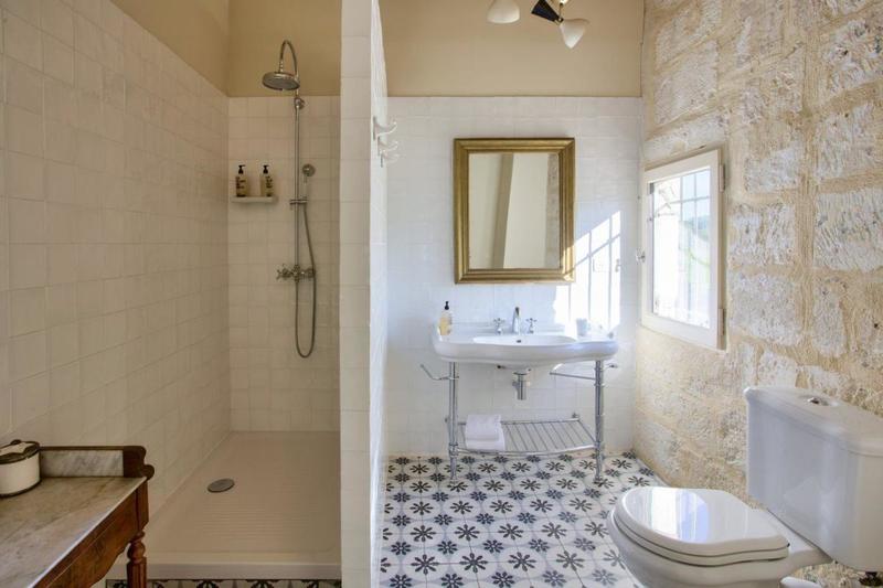 Mas - 570 m² - 8 pièces