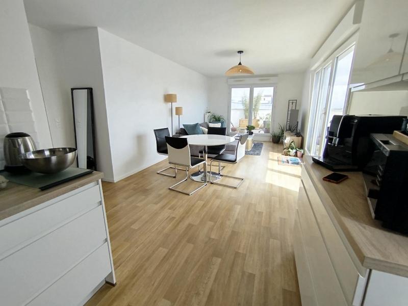 Appartement - 96 m² - 6 pièces