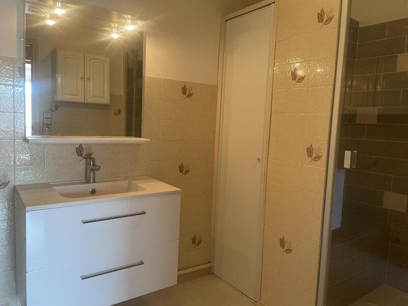 Appartement - 99 m² - 4 pièces