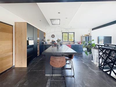 Maison - 207 m² - 7 pièces