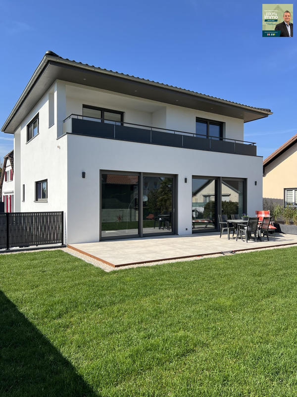 Maison - 215 m² - 6 pièces