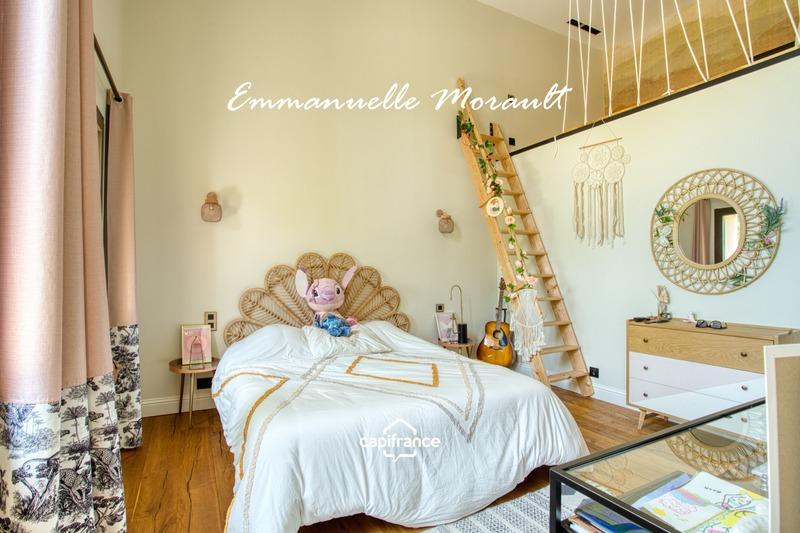 Propriété - 487 m² - 10 pièces