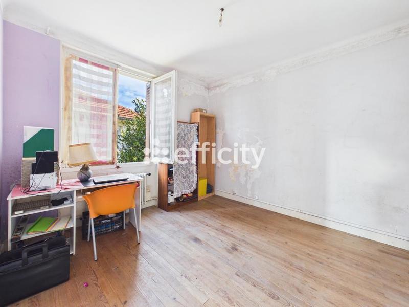 Pavillon - 81 m² - 7 pièces