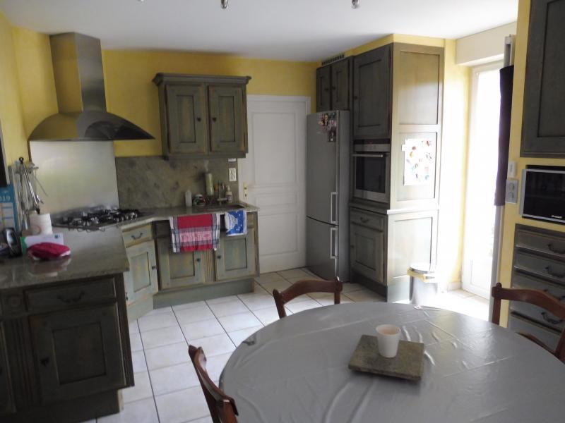 Maison - 213 m² - 8 pièces